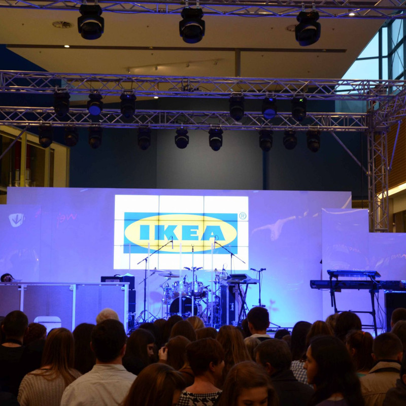 scena, centrum handlowe, urodziny