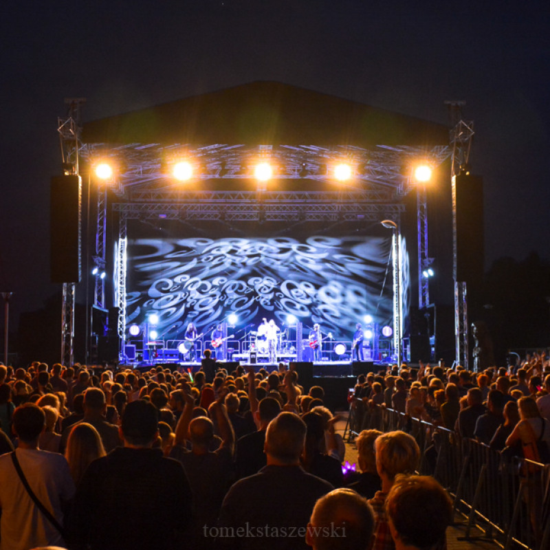 estradowy sprzęt nagłaśniający na festiwale